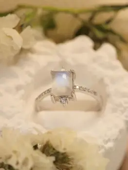 2023 Новое минималистичное кольцо с крупным драгоценным камнем с модным нишевым дизайном, красочное кольцо с сокровищами, натуральный камень Blue Moonlight