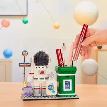 Контейнер для ручек Miss Post Office, микро Строительные блоки, 3D держатель астронавта, мини-фигурки из кирпича, игрушки для детей, рождественский подарок со светом